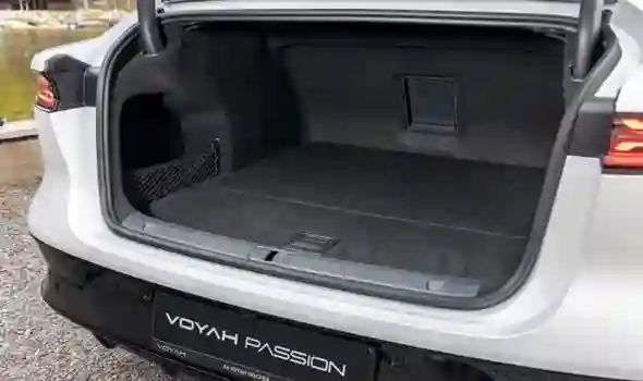 Новость VOYAH (НА ПУСТОМ БАКЕ. МЫ ИСПЫТАЛИ НОВЫЙ VOYAH PASSION EVR РОССИЙСКОЙ СБОРКИ)